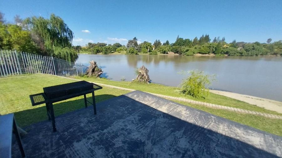 6 Bedroom Property for Sale in Deneysville Free State